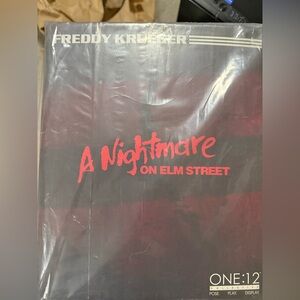 Mezco ONE:12 ANightmare on Elm Street Freddy Krueger